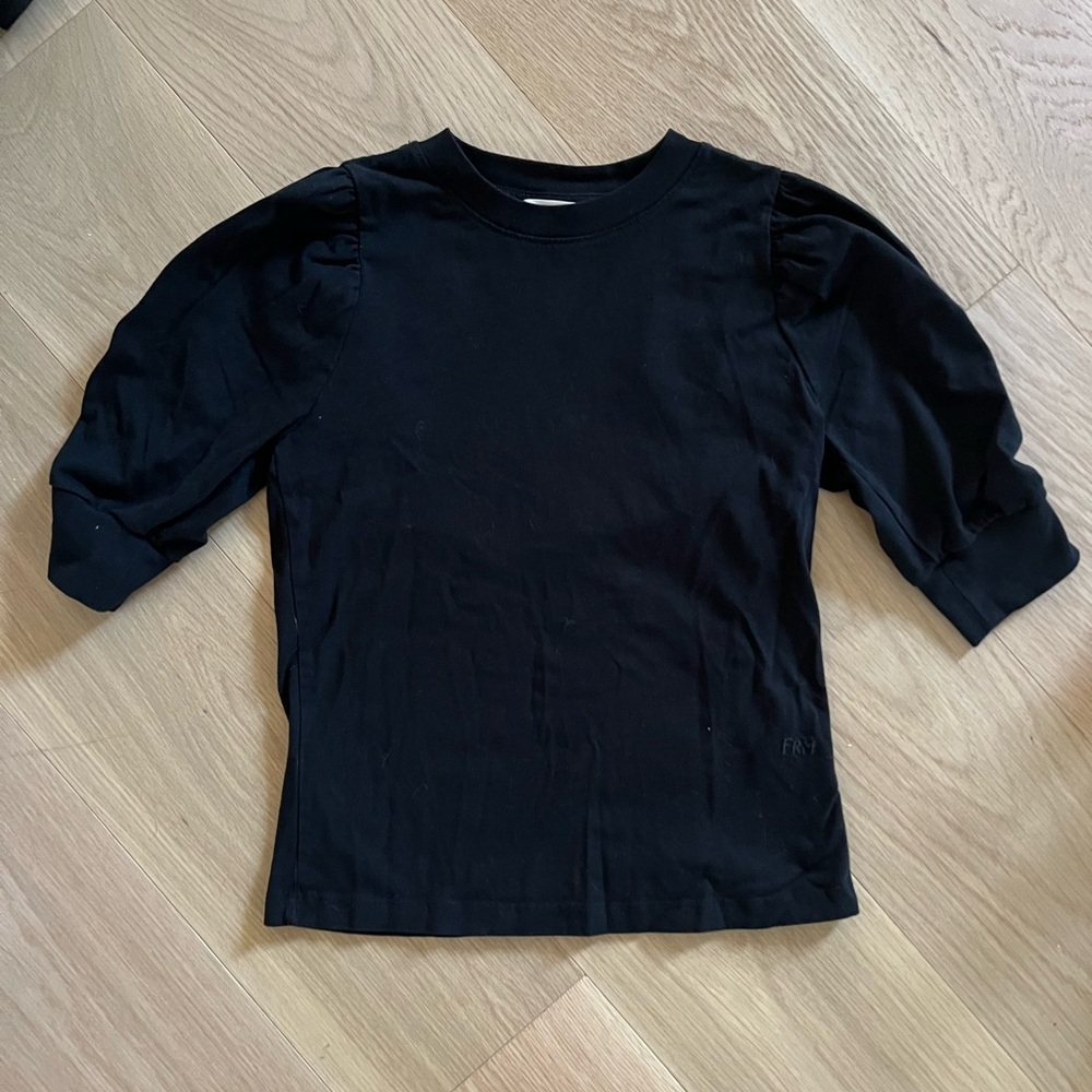 Frame Black Tee with Puff Sleeves